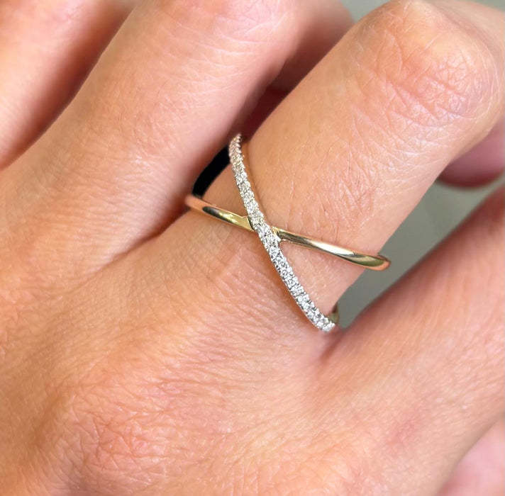 Anillo cruzado oro 14k con diamantes naturales