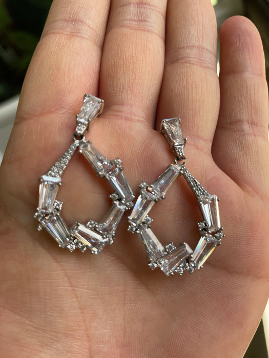 Arete plata rodizada y zirconia