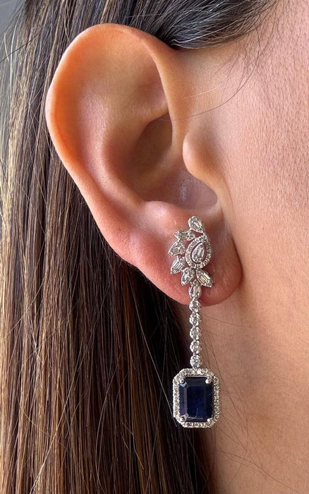 Arete oro blanco 14k con diamantes y zafiro