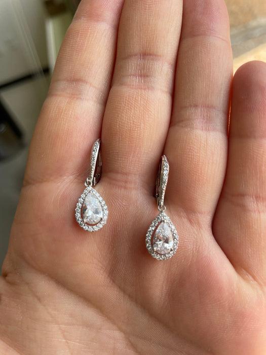 Arete largo plata rodizada y zirconia