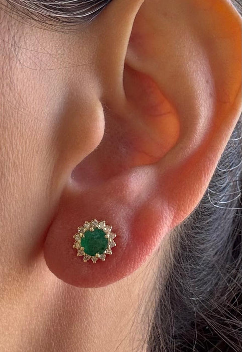 Broquel roseta oro 14k con zafiro, esmeralda y rubíe con diamantes natural