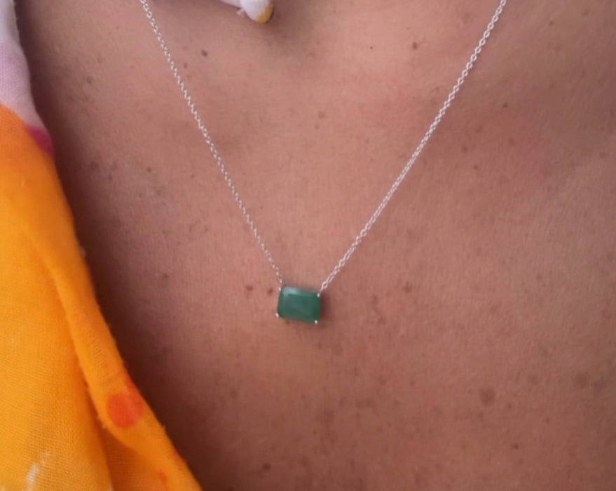 Gargantilla oro blanco 14k con Esmeralda (1.25 cts)