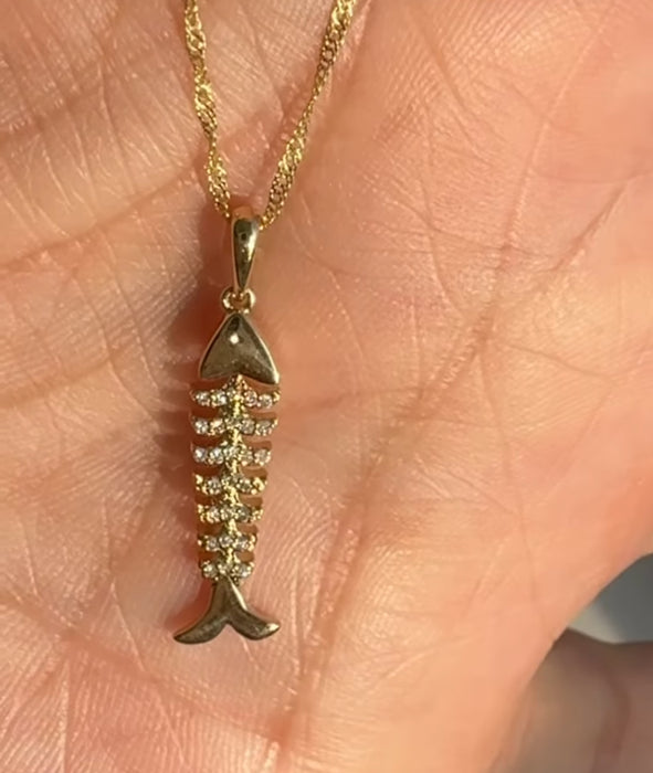 Gargantilla oro amarillo 14k con pescado oro 14k y diamantes naturales