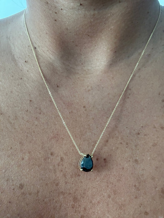 Gargantilla oro amarillo 14k con diamante negro en forma de pera (2.54 cts)