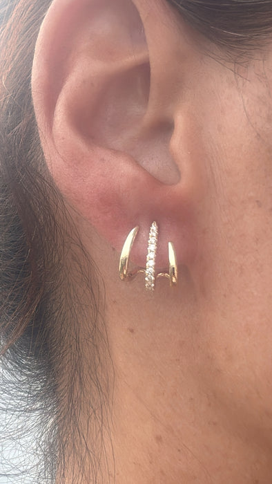 Broquel oro amarillo 3 líneas tipo Huggie con diamante natural