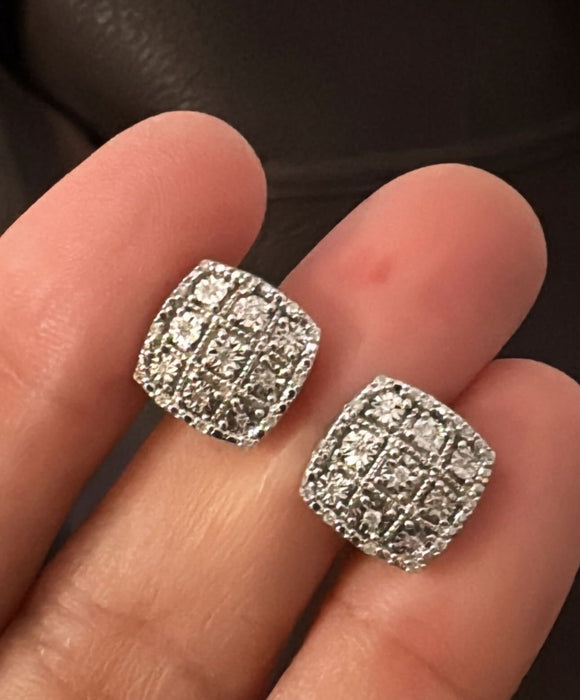 Stud oro 10k XL con diamantes naturales