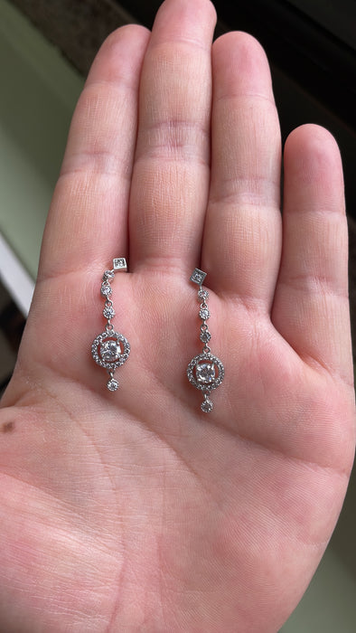 Arete largo plata zirconia rodizada