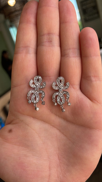 Arete chandelier plata zirconia rodizada