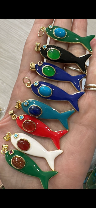 Pescados esmaltados piedra natural y  plata .925