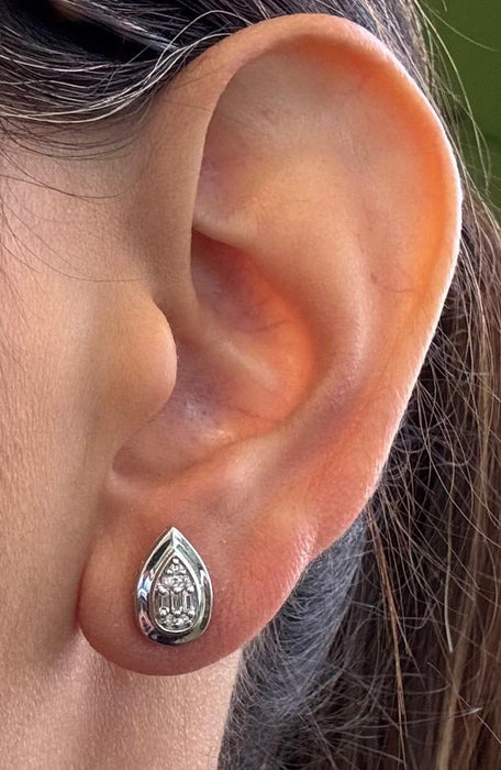 Broquel gota oro 14k con diamantes naturales