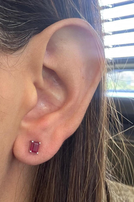 Aretes 14k rubíe rectangulo grande