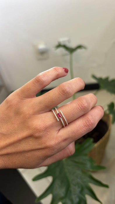 Anillo oro 18k rubí y diamante