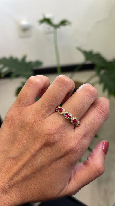 Anillo 10k rubí y diamante