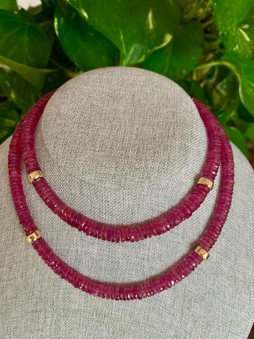 Gargantilla rubí facetados iniciales XL dona 14k y broche 10k