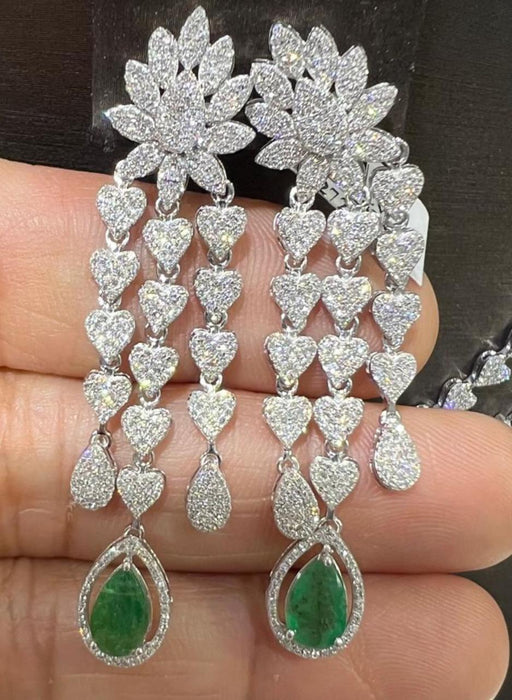 Aretes largos chandelier oro 14k con esmeraldas y diamantes naturales