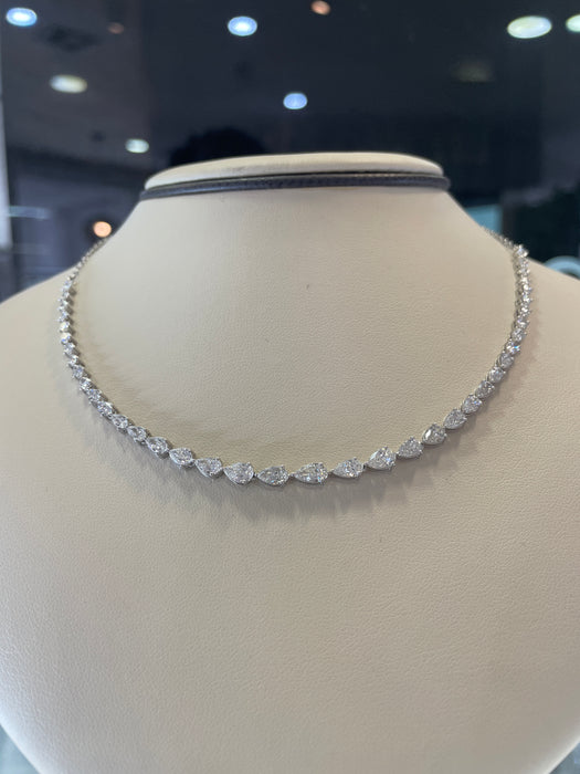Gargantilla pera Lab 6.75 cts