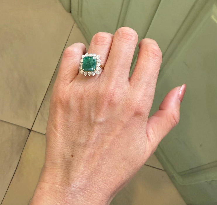 Anillo 14K Esmeralda/Diamantes AN529