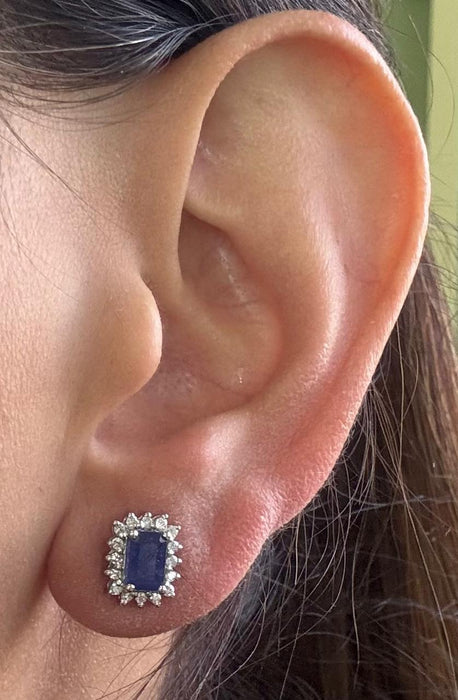 Broquel roseta oro 14k con rubíes, zafiro y esmeralda y diamantes naturales