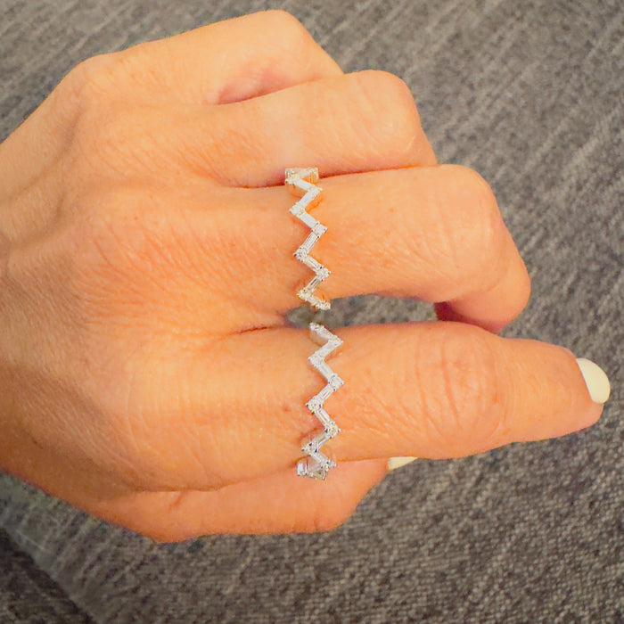 Anillo 14K diamantes y baguettes .28 cts