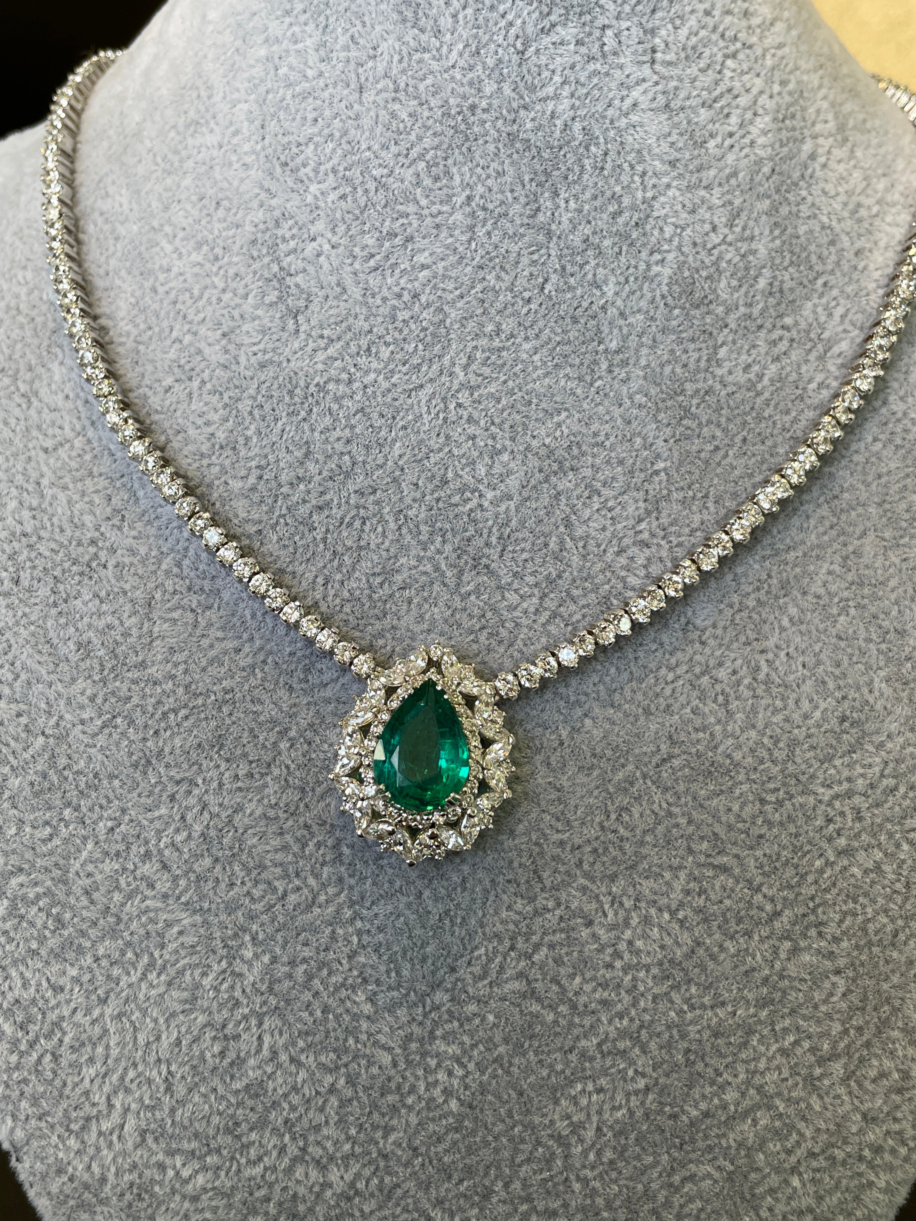 Gargantilla gota esmeralda choker plata con rodio broche de caja