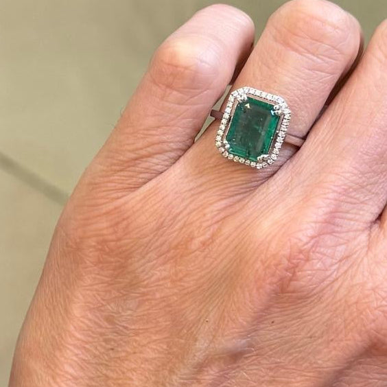 Anillo 14k Esmeralda/Diamantes AN304