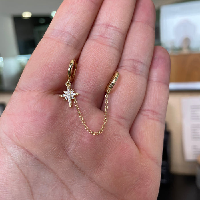 Medio arete plata y zirconia