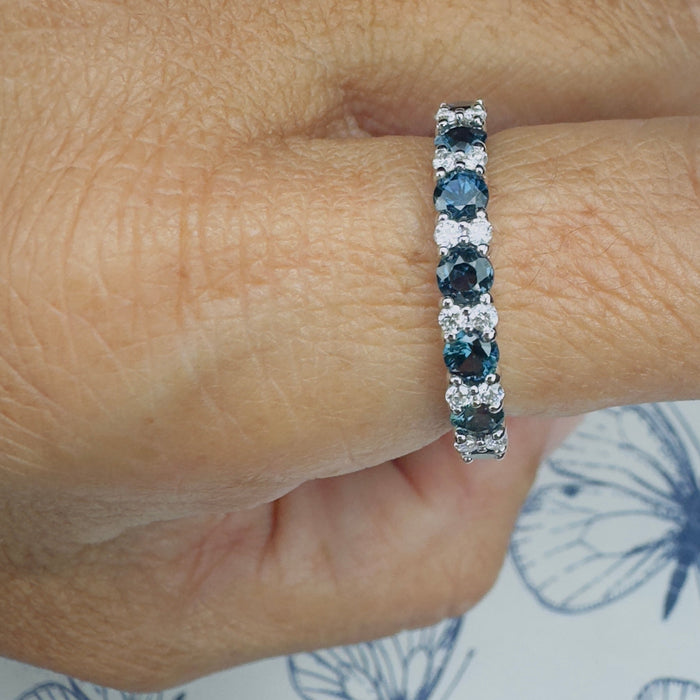 Churumbela 14K con diamantes y zafiros AN319