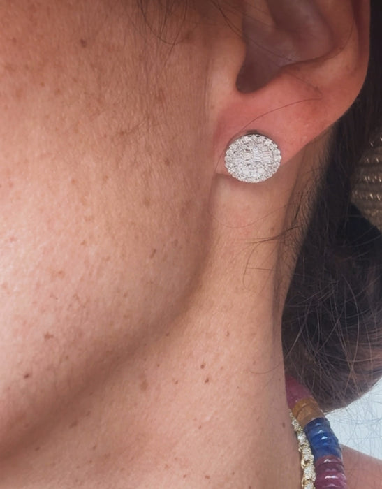 Broquel oro blanco 10k con diamantes naturales