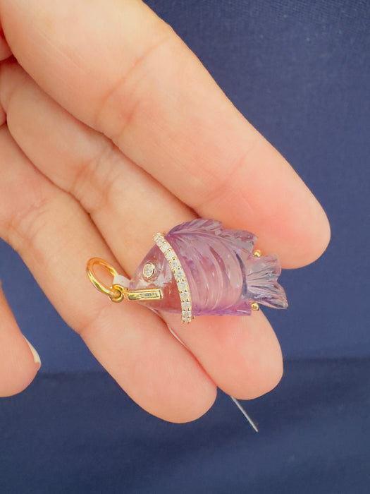 Charm pescado amatista oro 14k y diamantes naturales