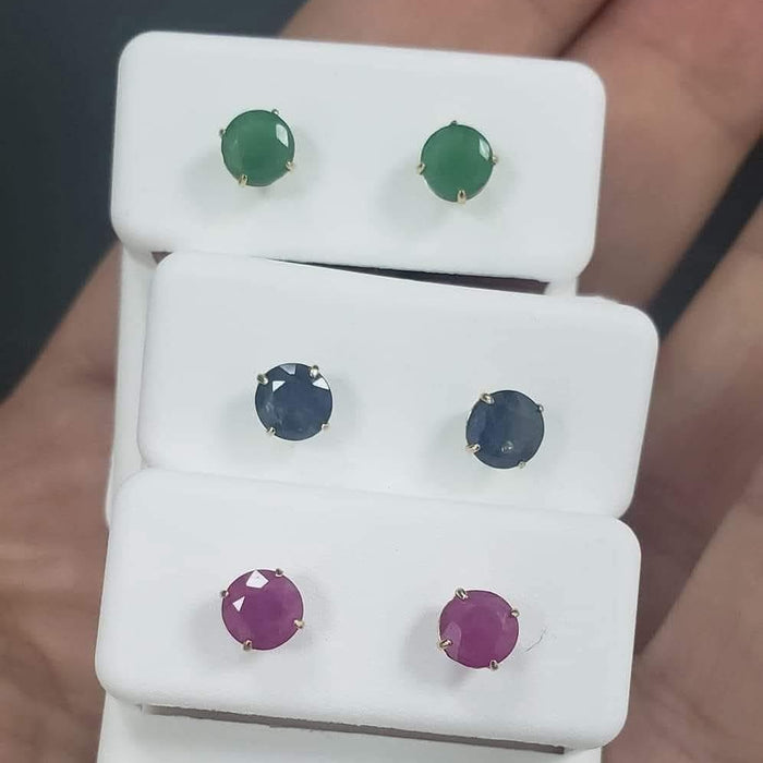 Broquel oro 14k 5 mm rubí, zafiro y esmeralda AR697