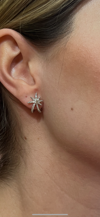 Broquel estrella estilo Huggie  oro blanco o amarillo 10k con dos líneas de diamantes naturales