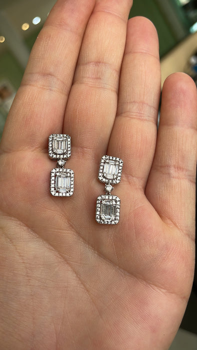 Arete largo cuadro plata rodizada y zirconia