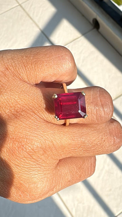 Anillo oro amarillo 14k con rubí (9.36 cts)