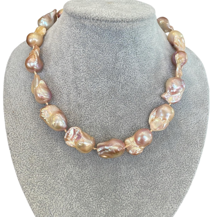 Collar perla barroca con broche oro 10k