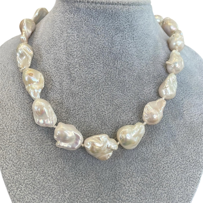 Collar perla barroca con broche oro 10k