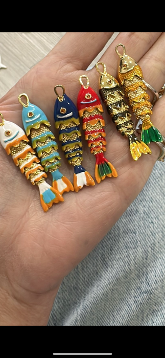 Pescados esmaltados de colores .925