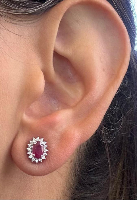 Broquel roseta oro 14k con rubíe y diamantes naturales