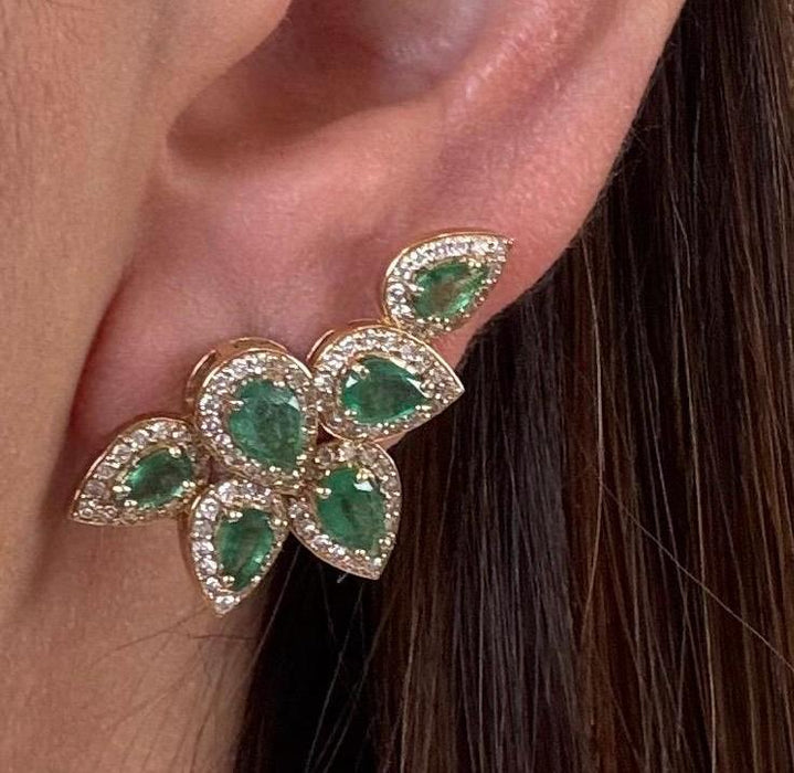 Broquel oro 14k con esmeraldas y diamantes